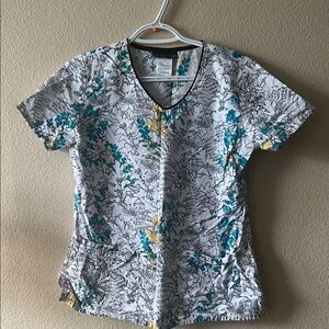 Cherokee scrub top